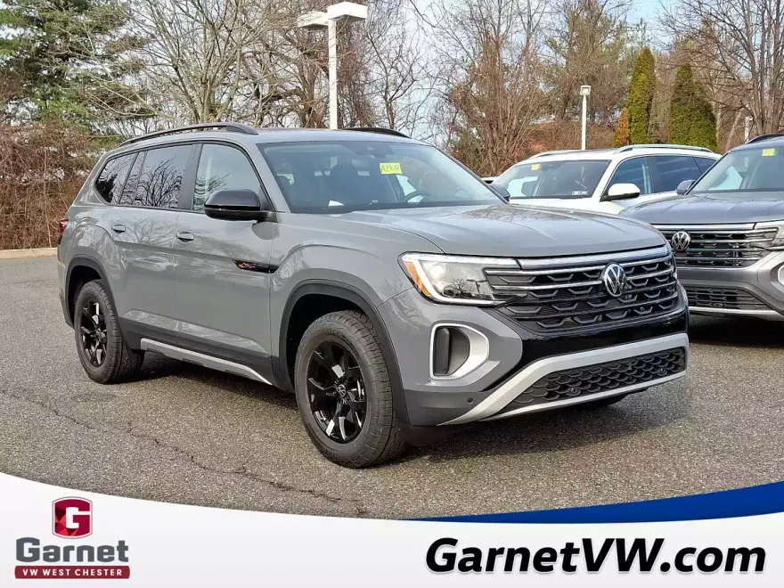 2025 Volkswagen Atlas Peak Edition SE photo 1