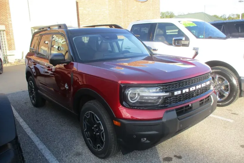 2025 Ford Bronco Sport Outer Banks photo 1