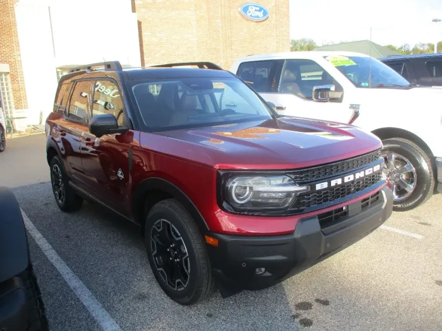 2025 Ford Bronco Sport Outer Banks photo 1