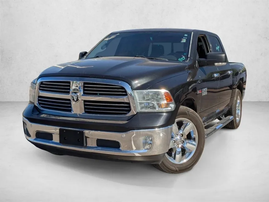 2016 Ram 1500 SLT photo 1