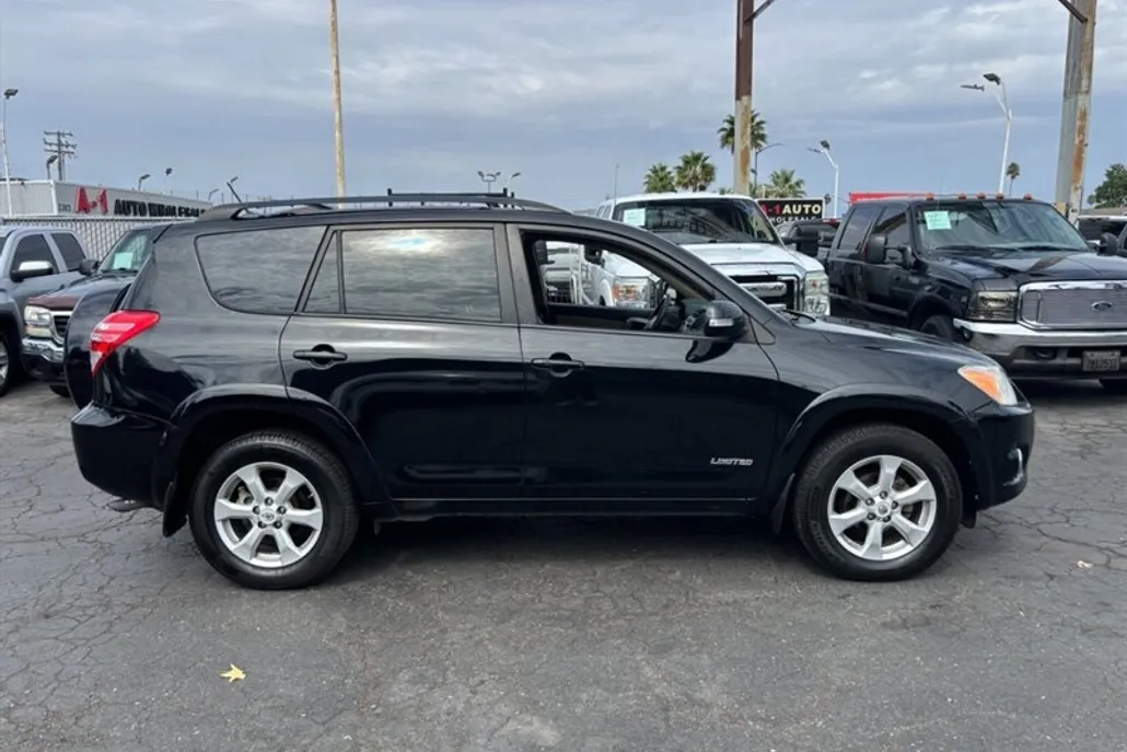2012 Toyota RAV4 Limited photo 1