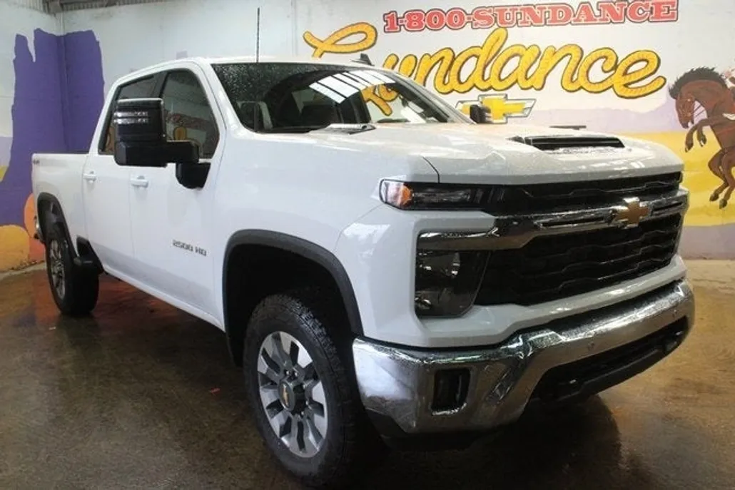 2025 Chevrolet Silverado 2500HD LT photo 1