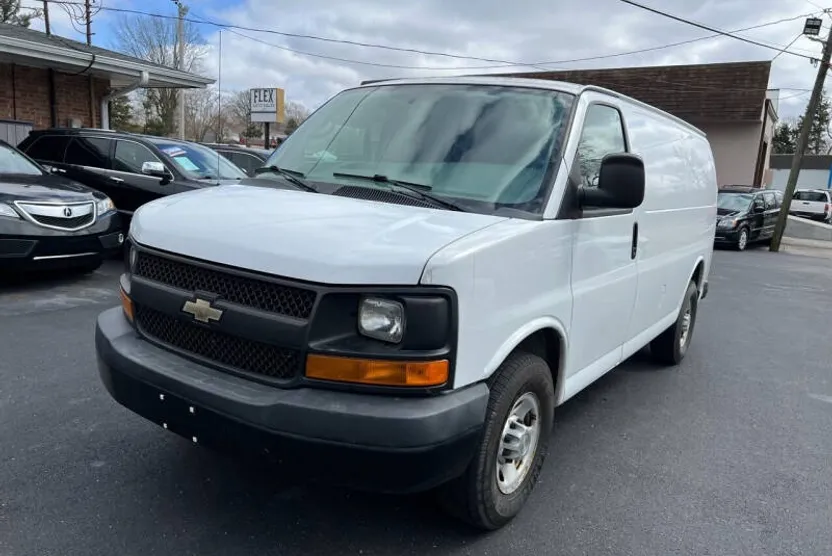 2013 Chevrolet Express 2500 Cargo Van photo 1