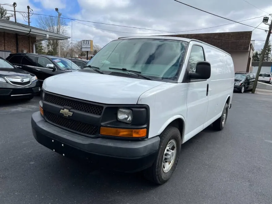 2013 Chevrolet Express 2500 Cargo Van photo 1