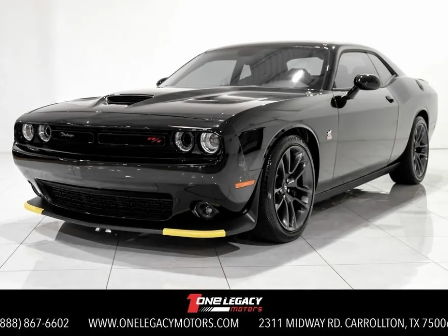 2023 Dodge Challenger R/T Scat Pack photo 1