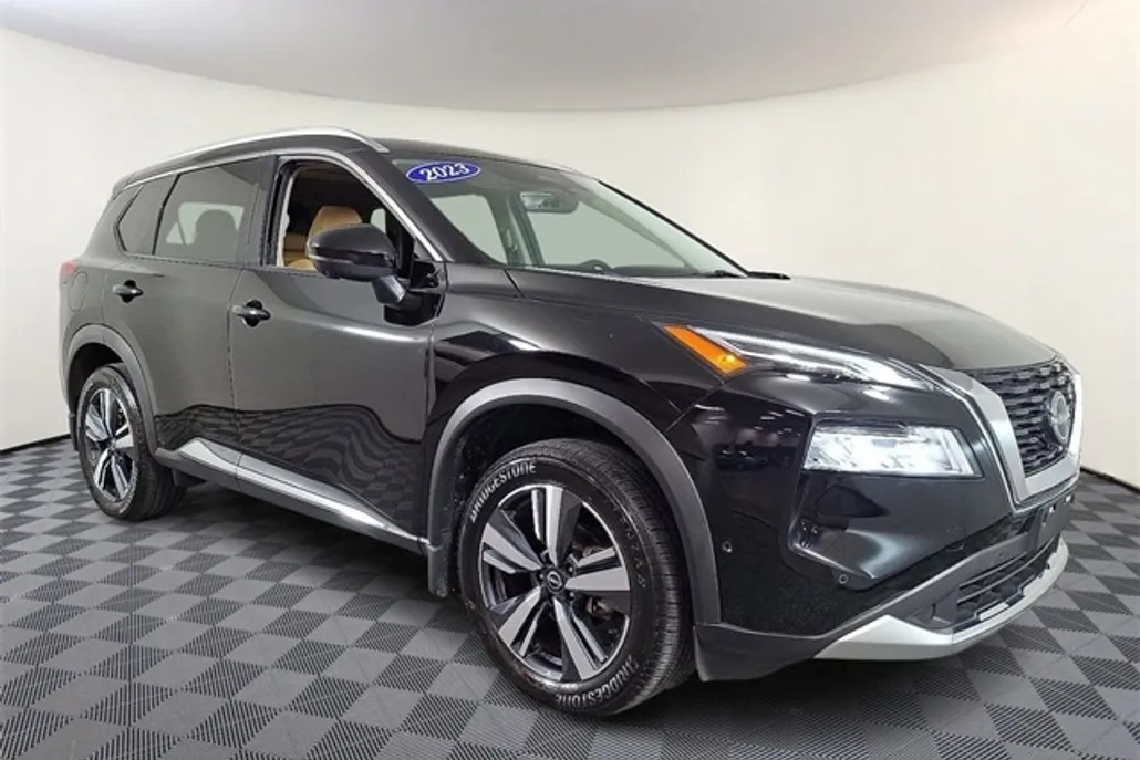 2023 Nissan Rogue Platinum photo 1