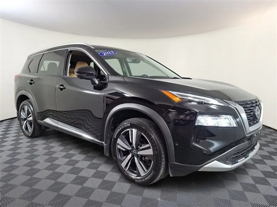 2023 Nissan Rogue Platinum photo 1