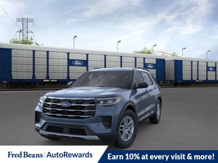2025 Ford Explorer photo 1