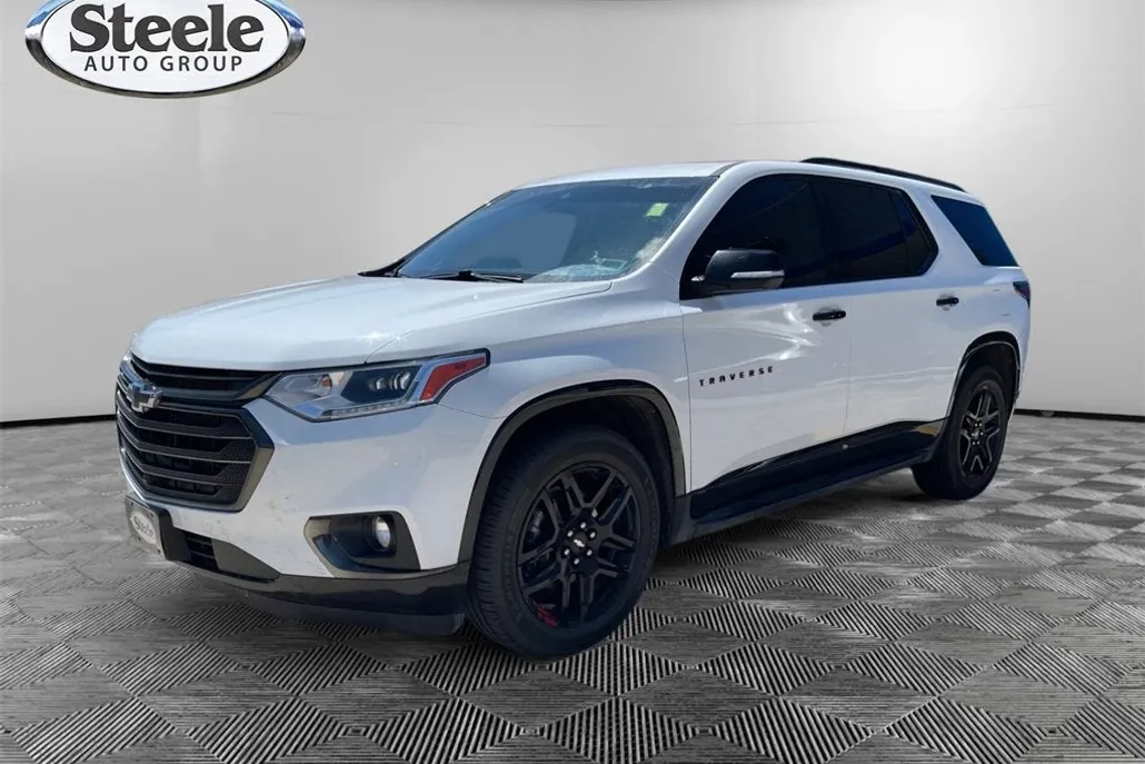 2021 Chevrolet Traverse Premier photo 1