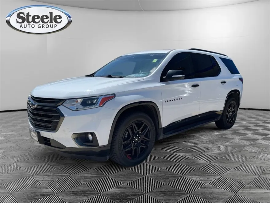 2021 Chevrolet Traverse Premier photo 1