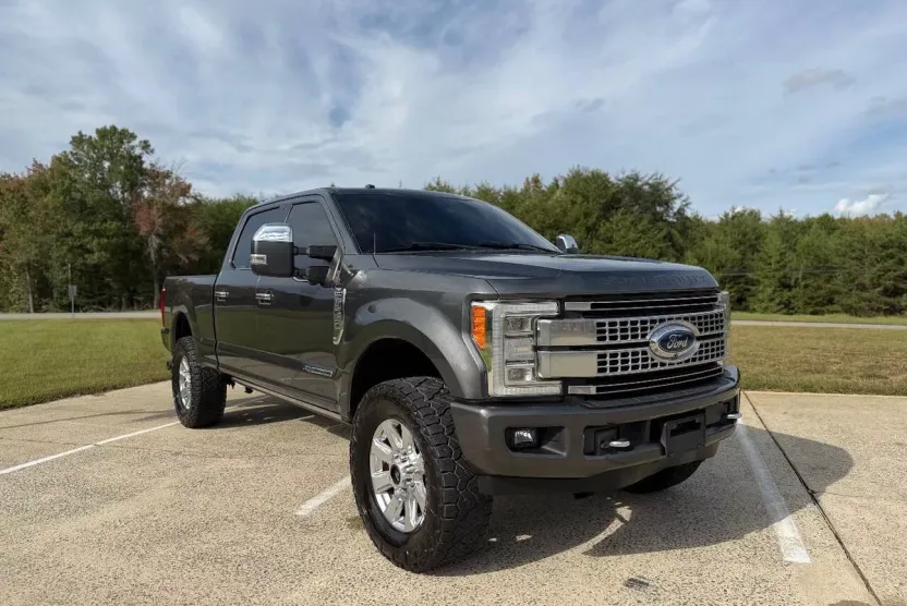2018 Ford F-250 Platinum photo 1