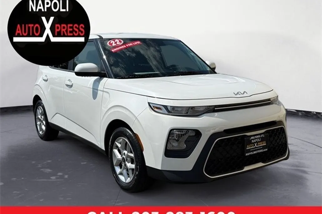 2022 Kia Soul LX photo 1