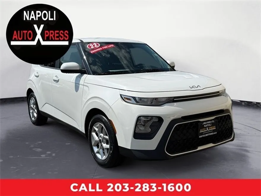 2022 Kia Soul LX photo 1