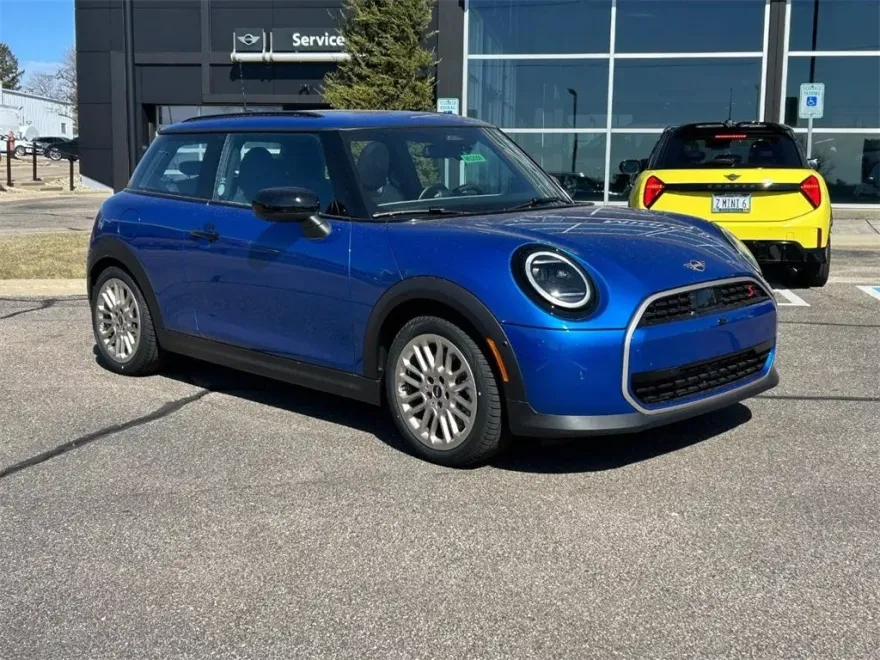 2025 Mini Cooper 2 Door Hardtop S Iconic photo 1