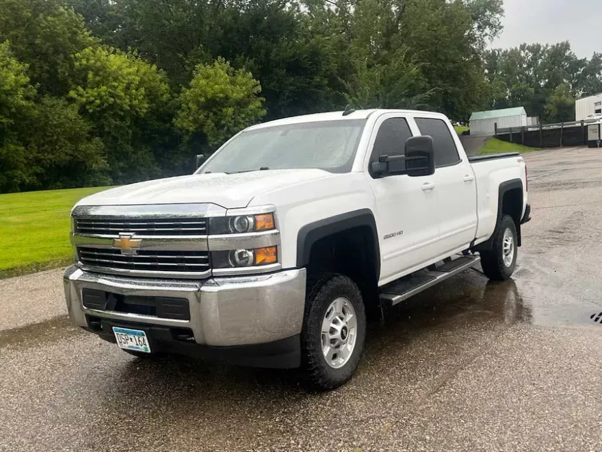 2017 Chevrolet Silverado 2500HD LT photo 1