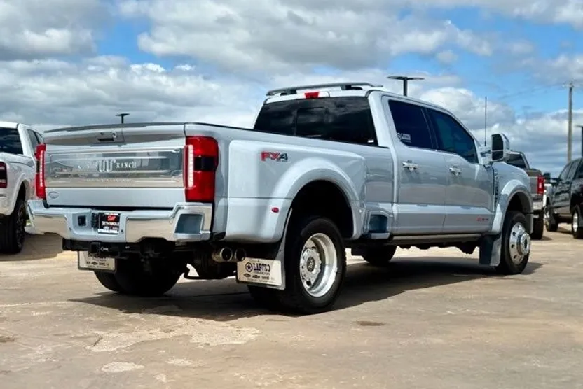 2025 Ford F-450 photo 1