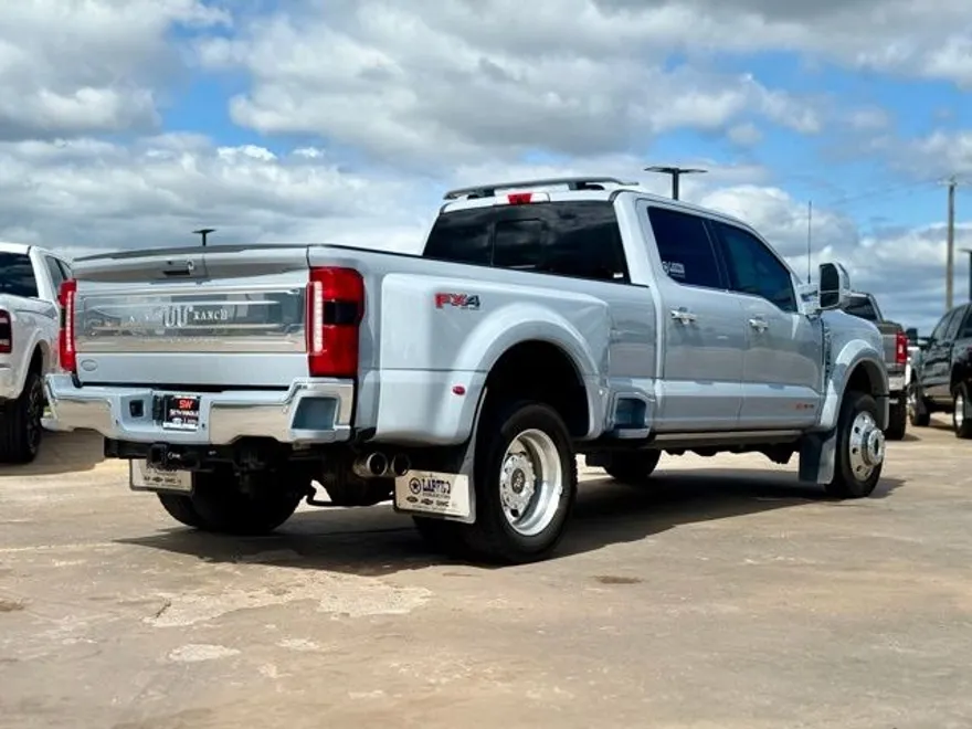 2025 Ford F-450 photo 1