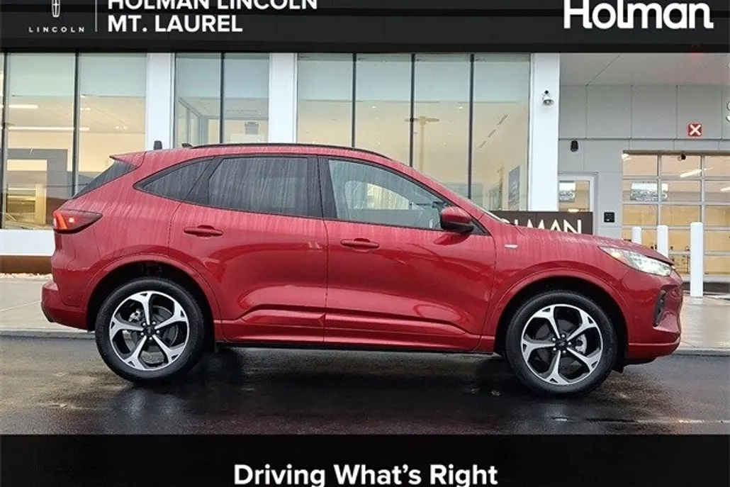 2024 Ford Escape ST-Line Elite photo 1