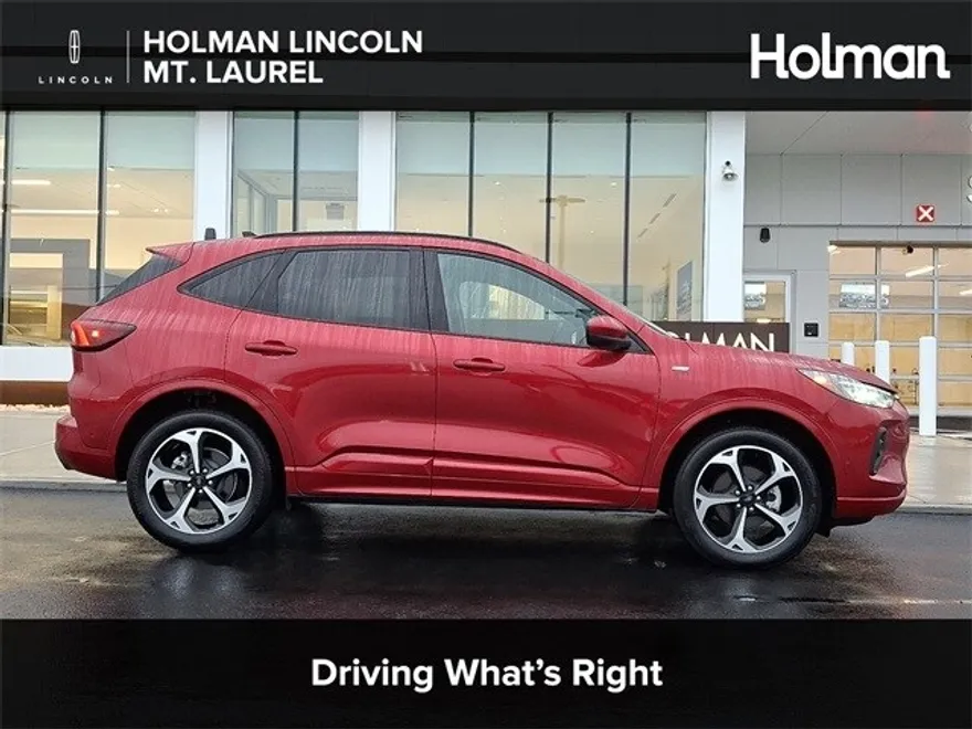 2024 Ford Escape ST-Line Elite photo 1