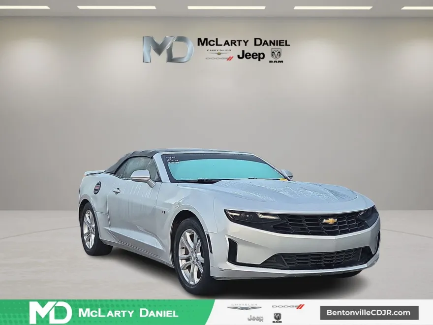 2019 Chevrolet Camaro 1LT photo 1