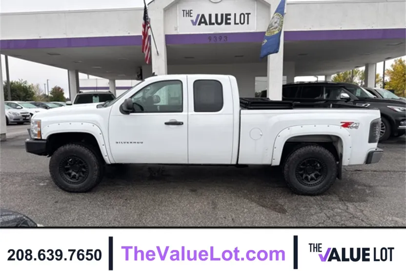 2011 Chevrolet Silverado 1500 LT photo 1