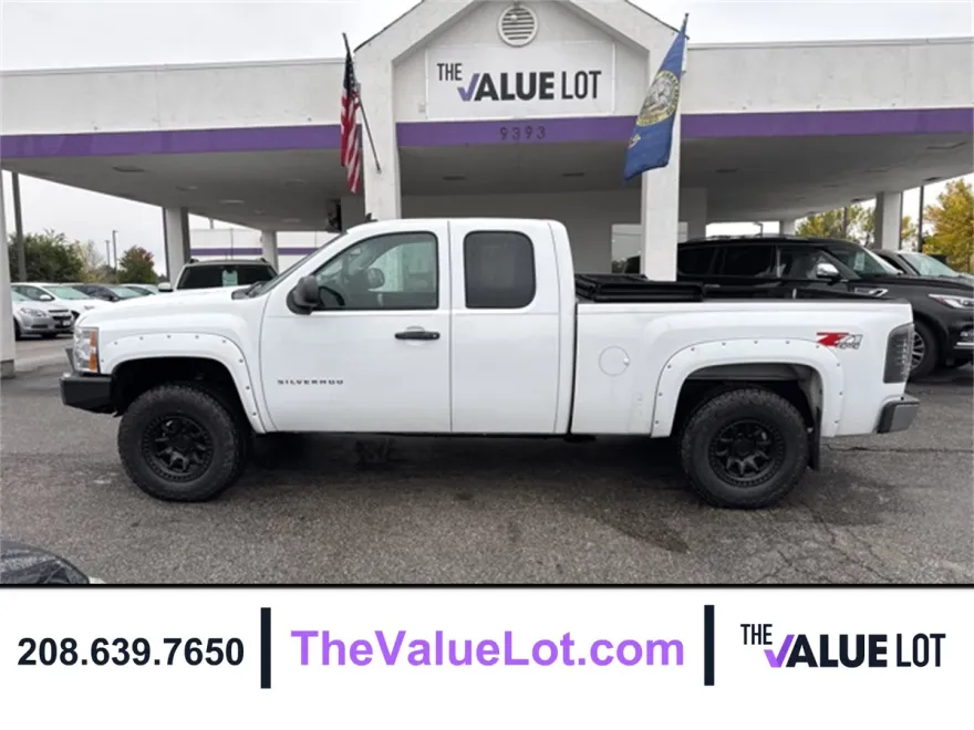 2011 Chevrolet Silverado 1500 LT photo 1