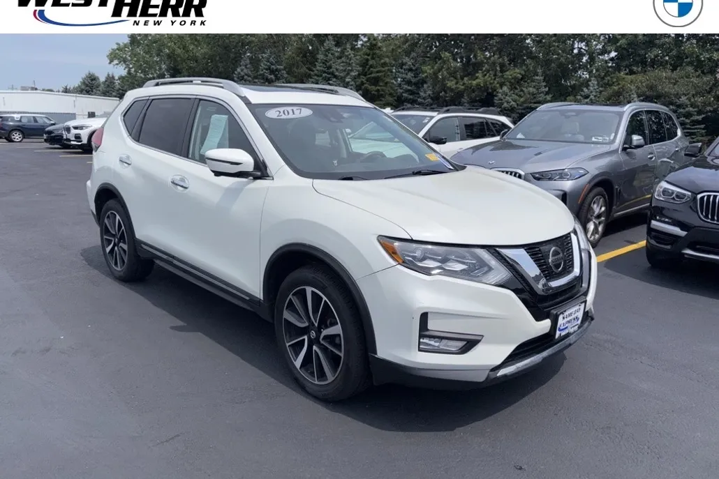 2017 Nissan Rogue SL photo 1