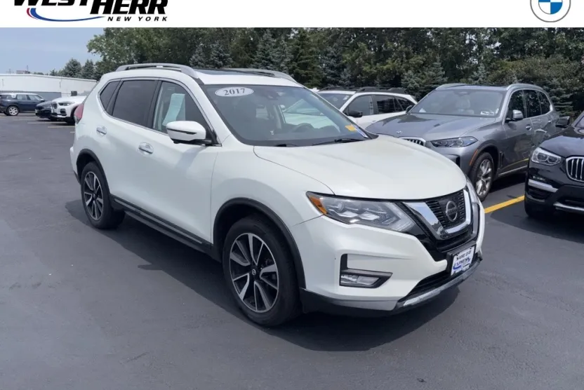 2017 Nissan Rogue SL photo 1