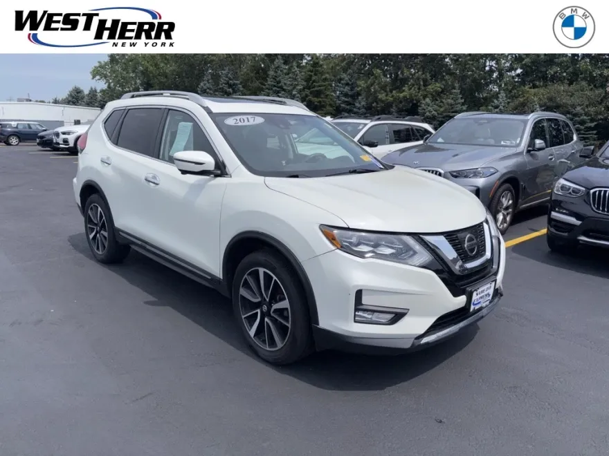 2017 Nissan Rogue SL photo 1