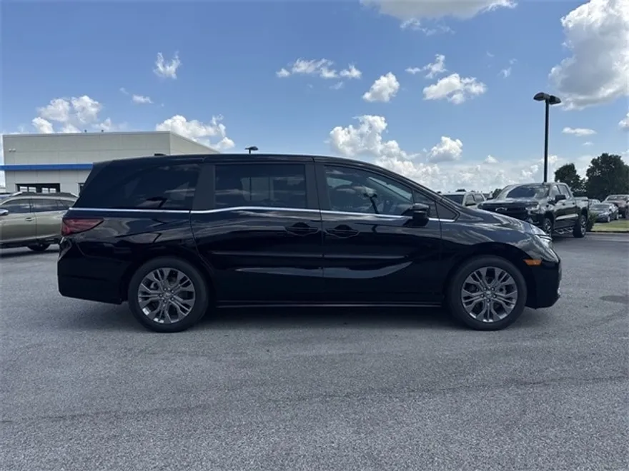 2025 Honda Odyssey Touring photo 1