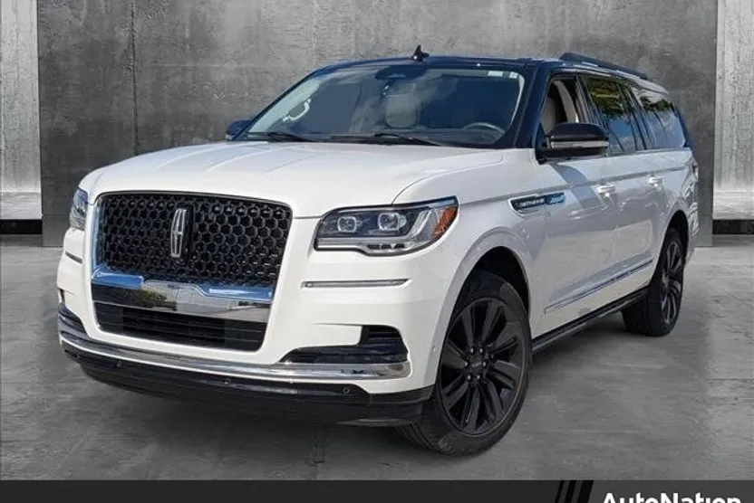 2024 Lincoln Navigator Black Label photo 1