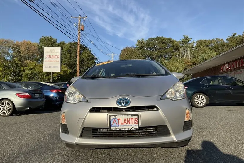 2014 Toyota Prius C Two photo 1