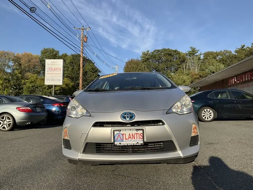2014 Toyota Prius C Two photo 1