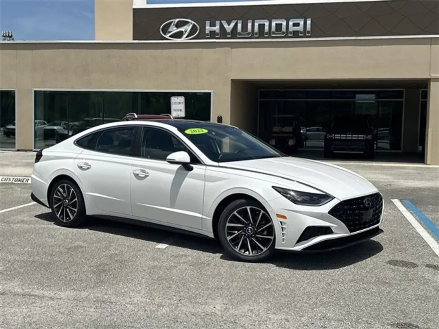 2022 Hyundai Sonata Limited photo 1