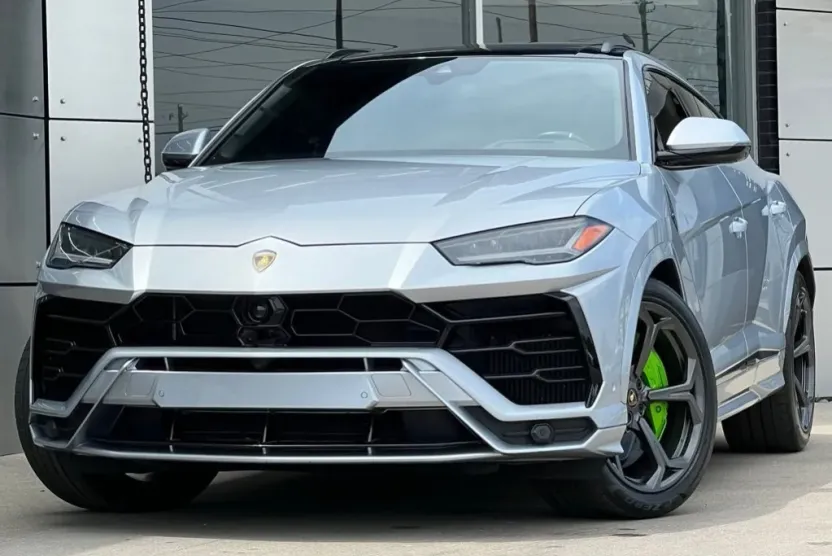 2022 Lamborghini Urus photo 1