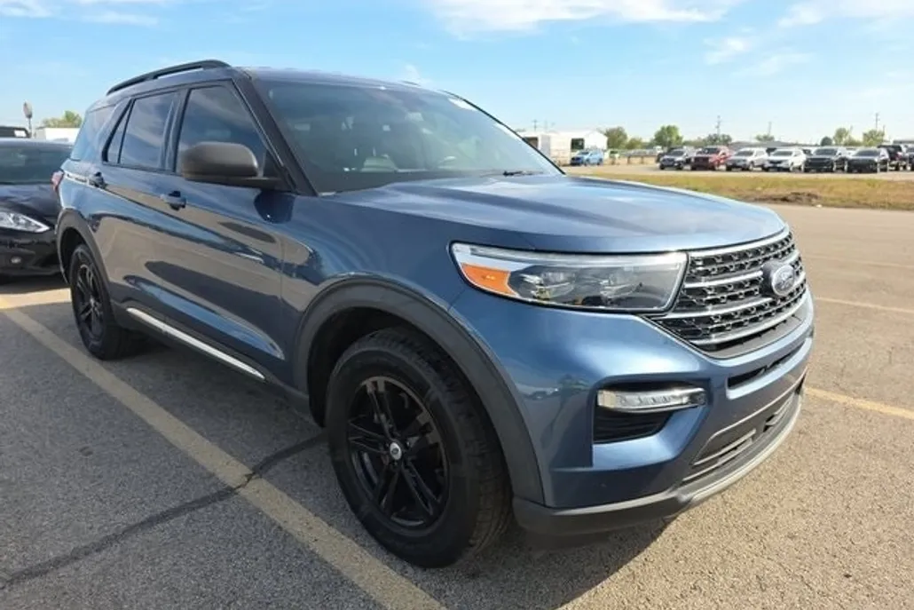 2020 Ford Explorer XLT photo 1