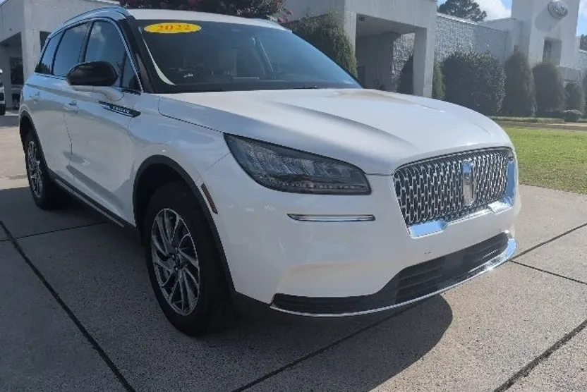 2022 Lincoln Corsair Standard photo 1