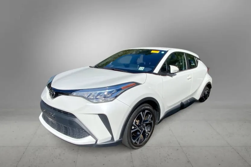 2021 Toyota C-HR XLE photo 1