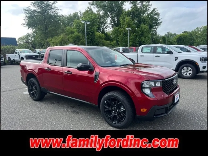 2025 Ford Maverick XLT photo 1
