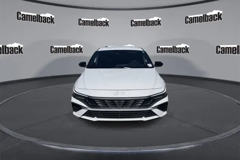 2025 Hyundai Elantra SEL Sport photo 2