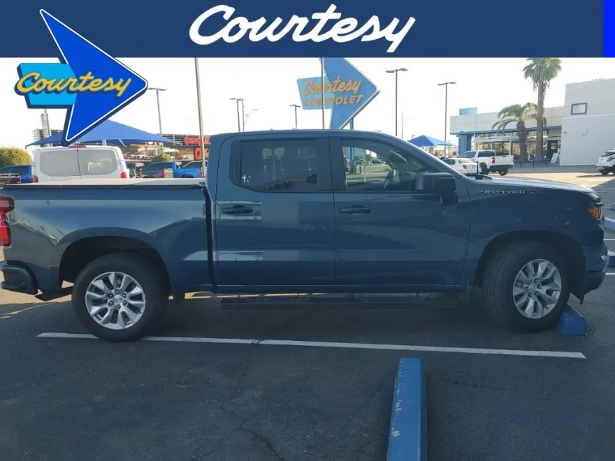 2024 Chevrolet Silverado 1500 Custom photo 1