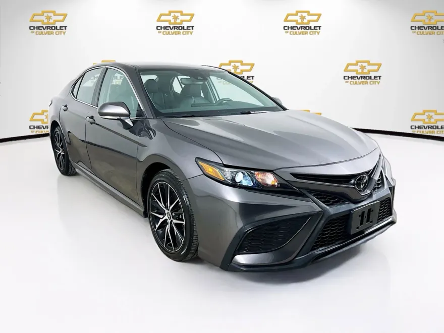 2023 Toyota Camry SE photo 1