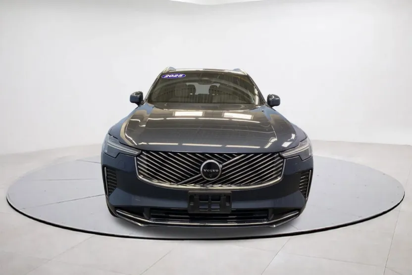 2025 Volvo XC90 Plus photo 1