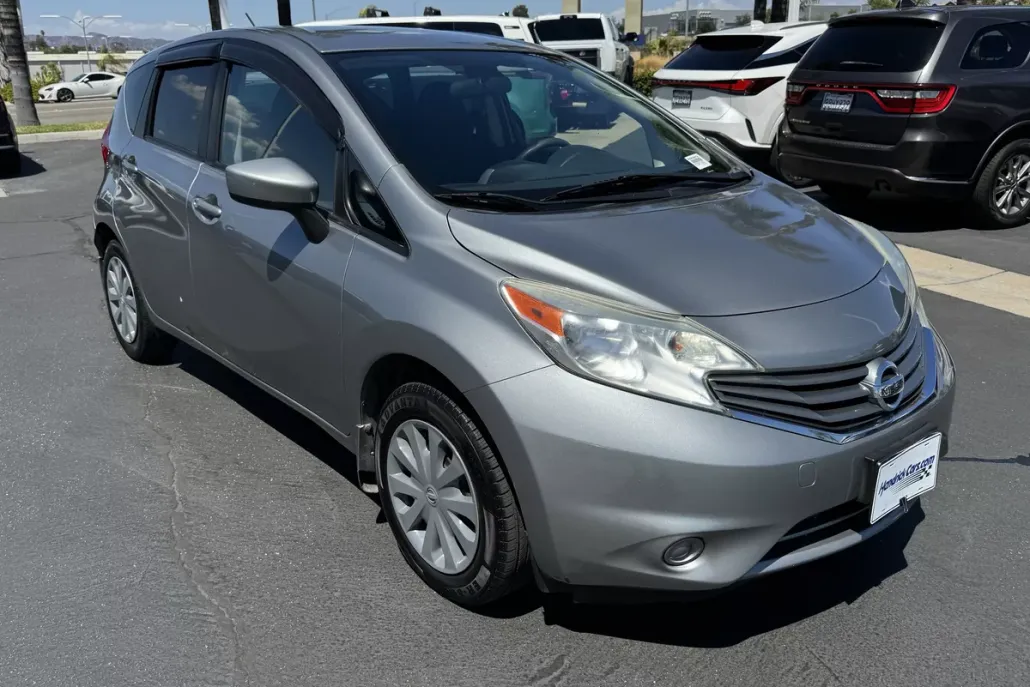 2015 Nissan Versa Note S photo 1