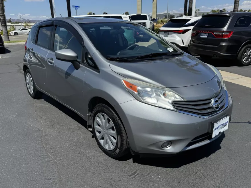 2015 Nissan Versa Note S photo 1