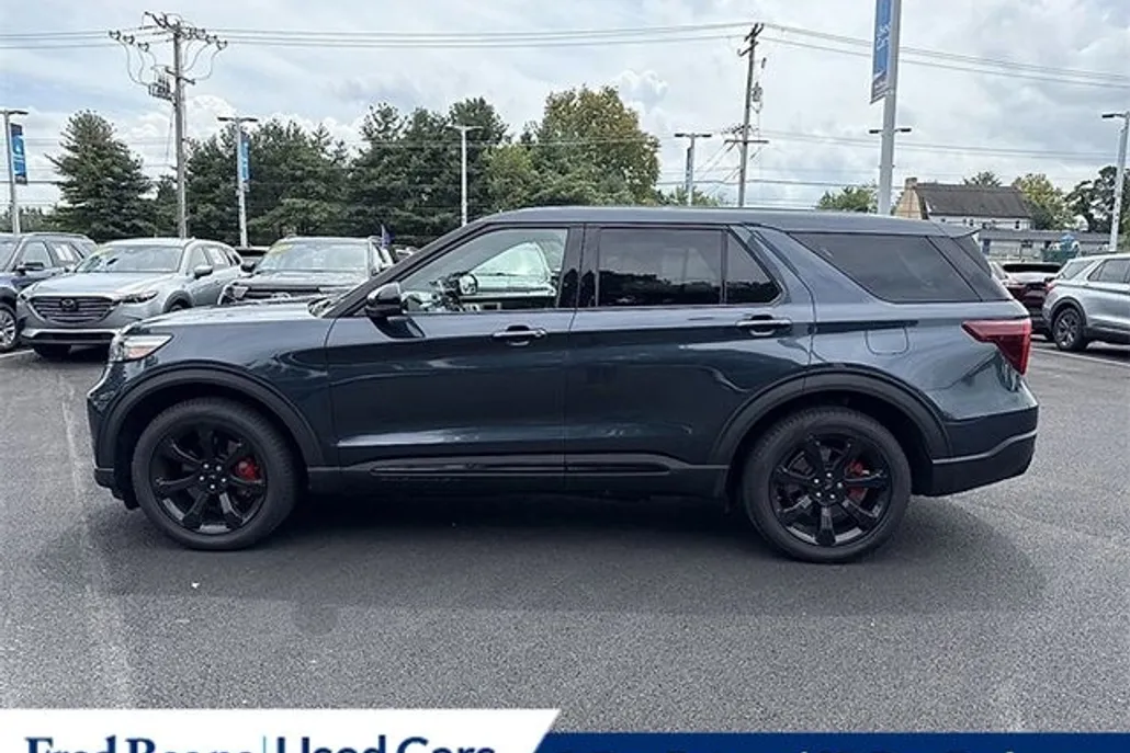 2022 Ford Explorer ST photo 1