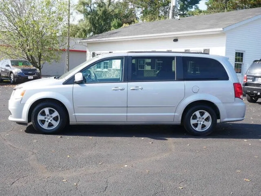 2012 Dodge Grand Caravan SXT photo 1