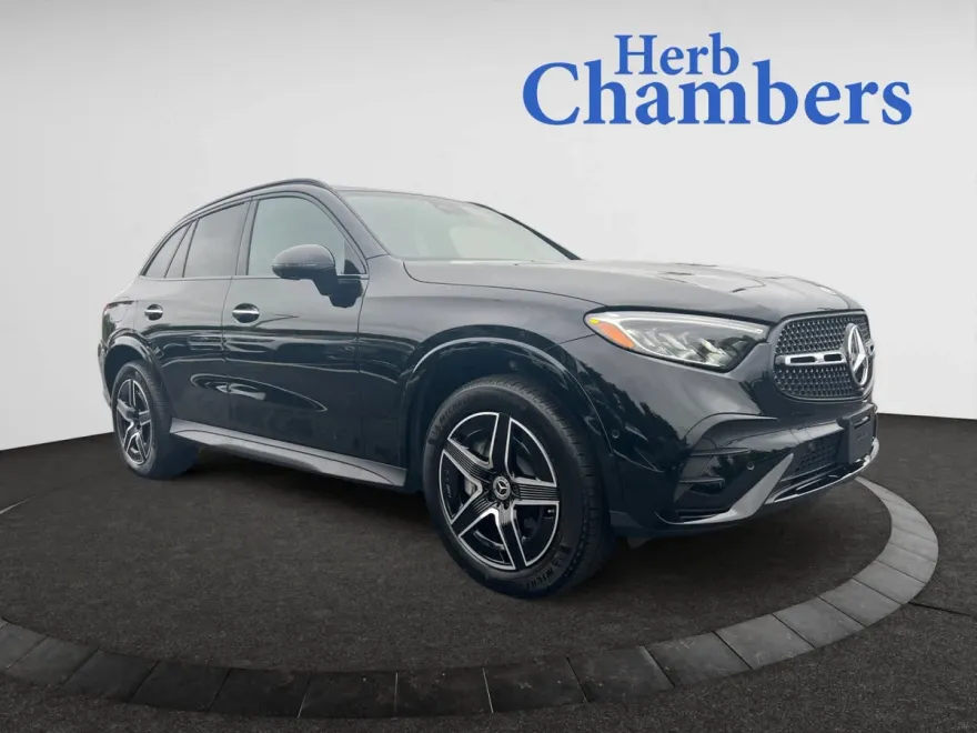 2025 Mercedes Benz GLC 300 4MATIC photo 1
