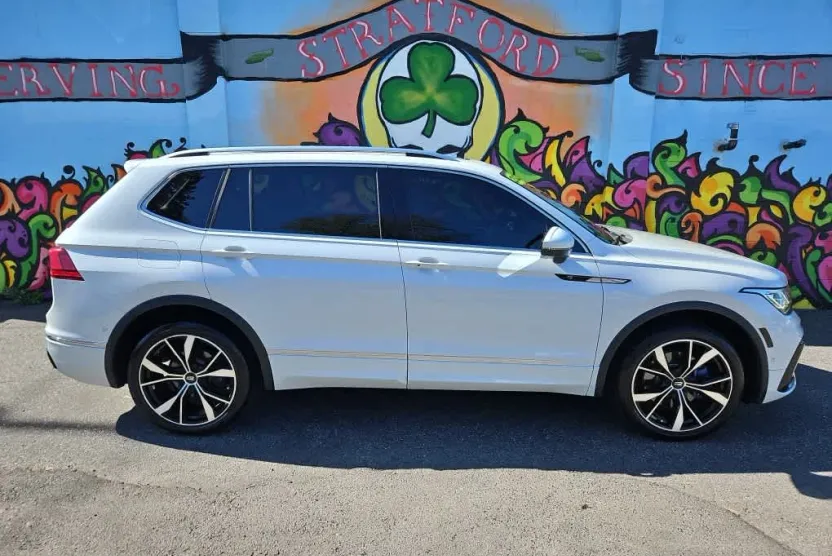 2022 Volkswagen Tiguan SEL Premium R-Line photo 1