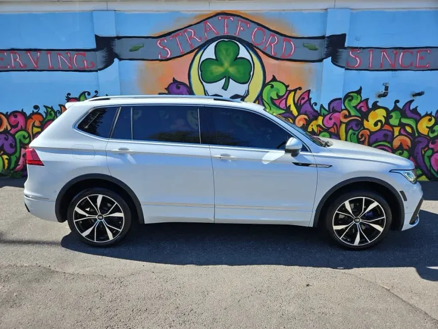 2022 Volkswagen Tiguan SEL Premium R-Line photo 1